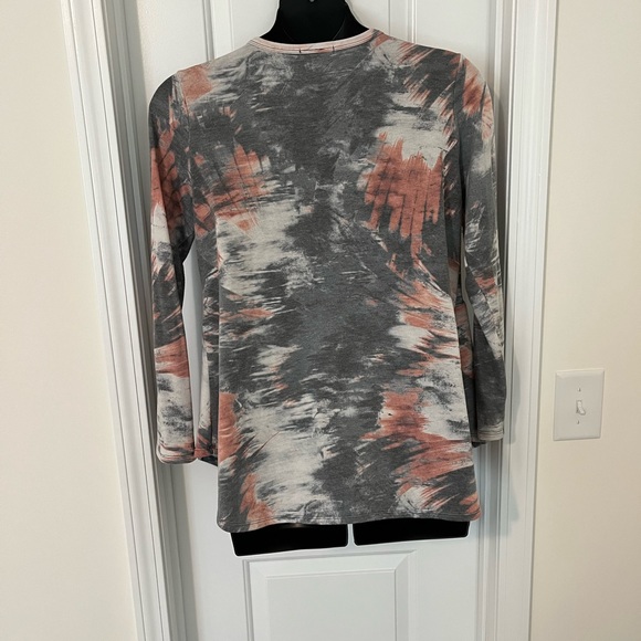 Perfectly Priscilla Super Soft Light Weight Flowy Pink and Gray Top Size XL - Picture 11 of 11